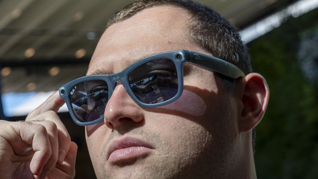 Ray-Ban Meta Smart Glasses